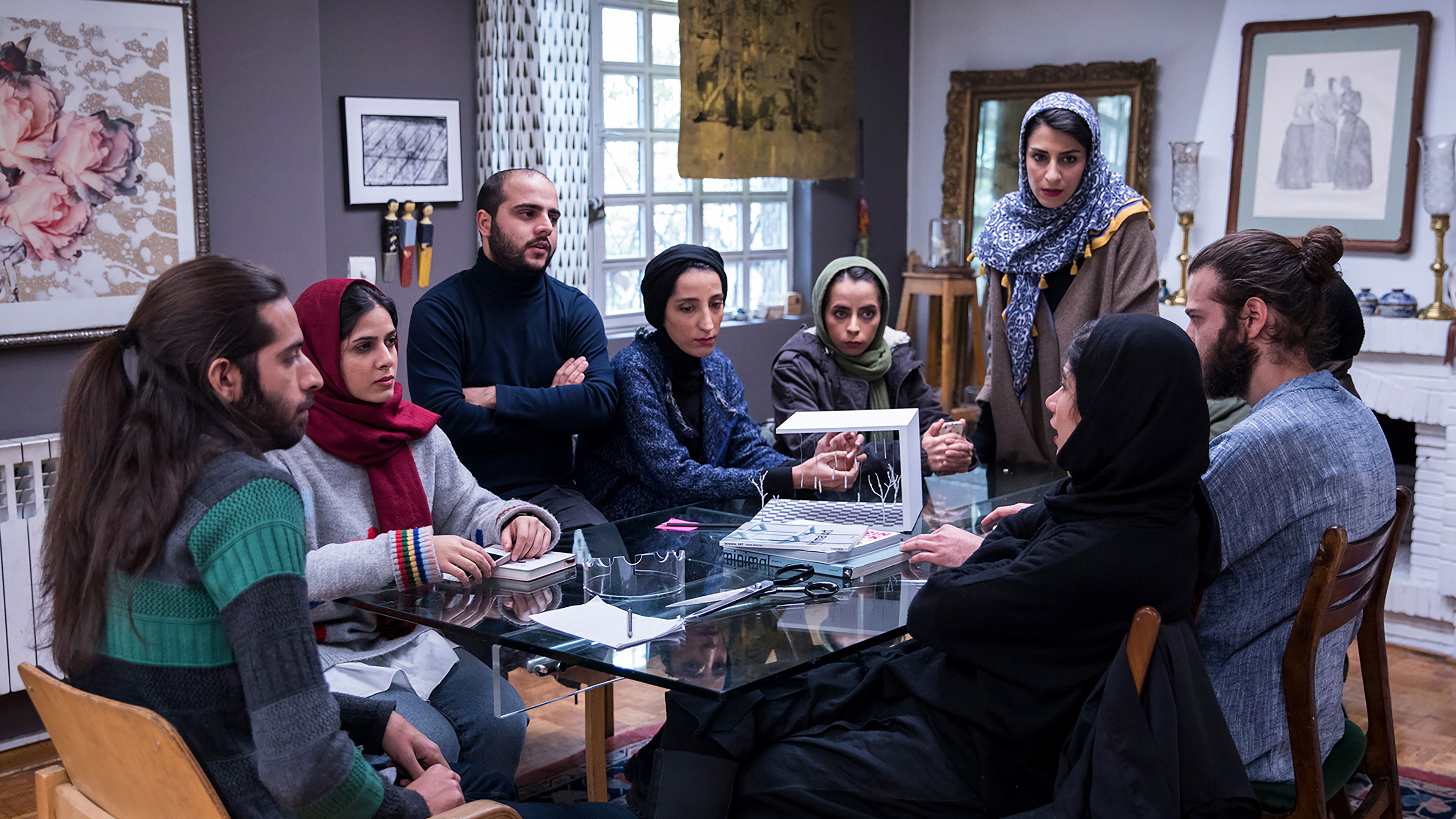 در نبود کارگردان