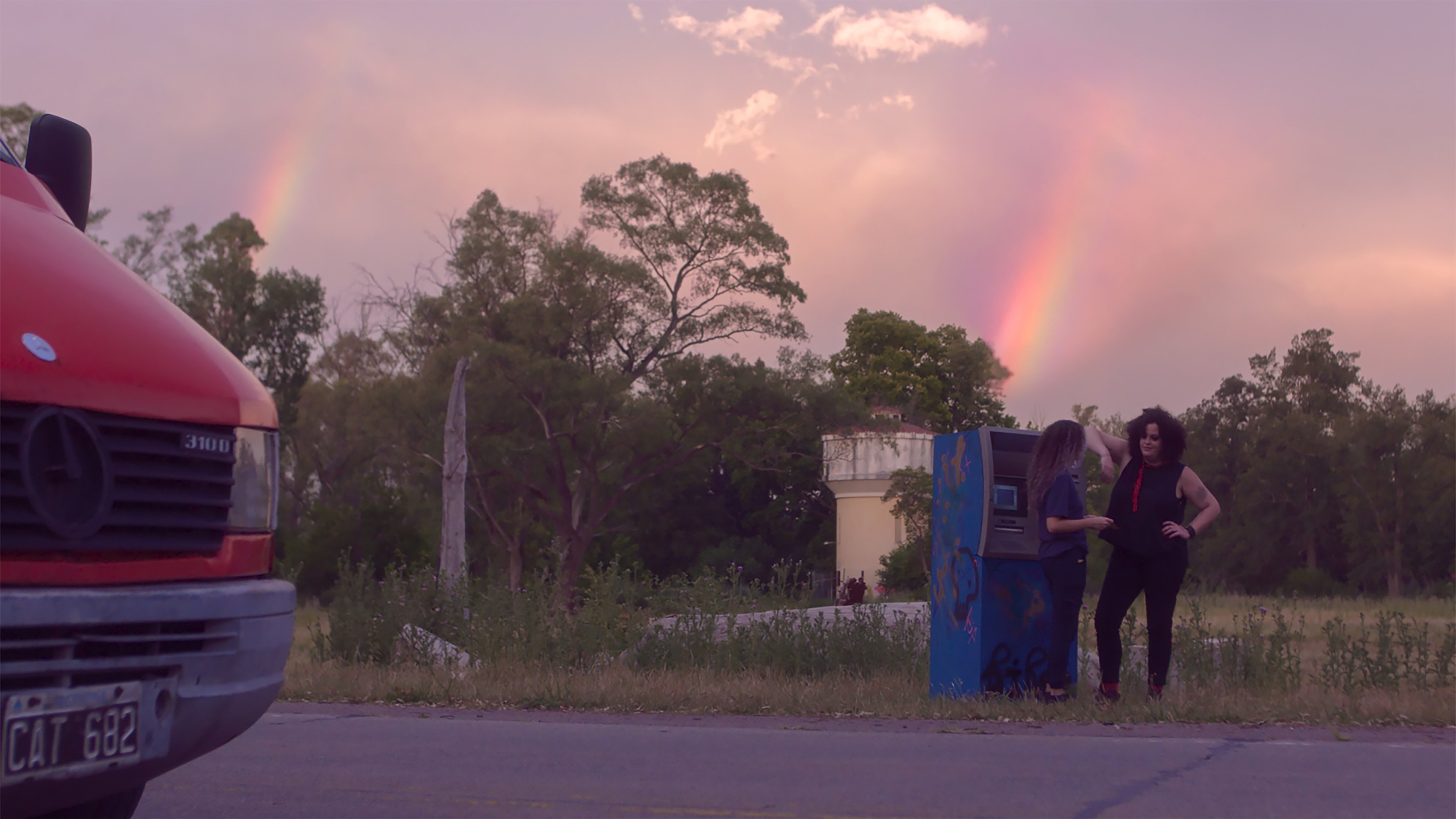 ¡Caigan las rosas blancas!