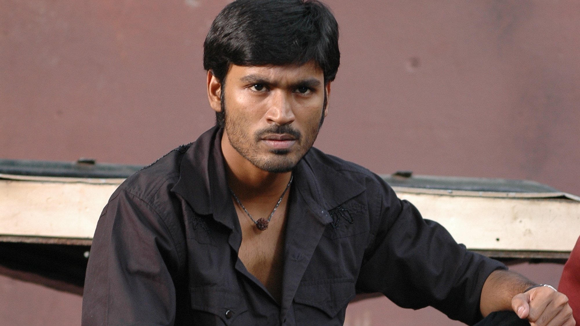 படிக்காதவன்