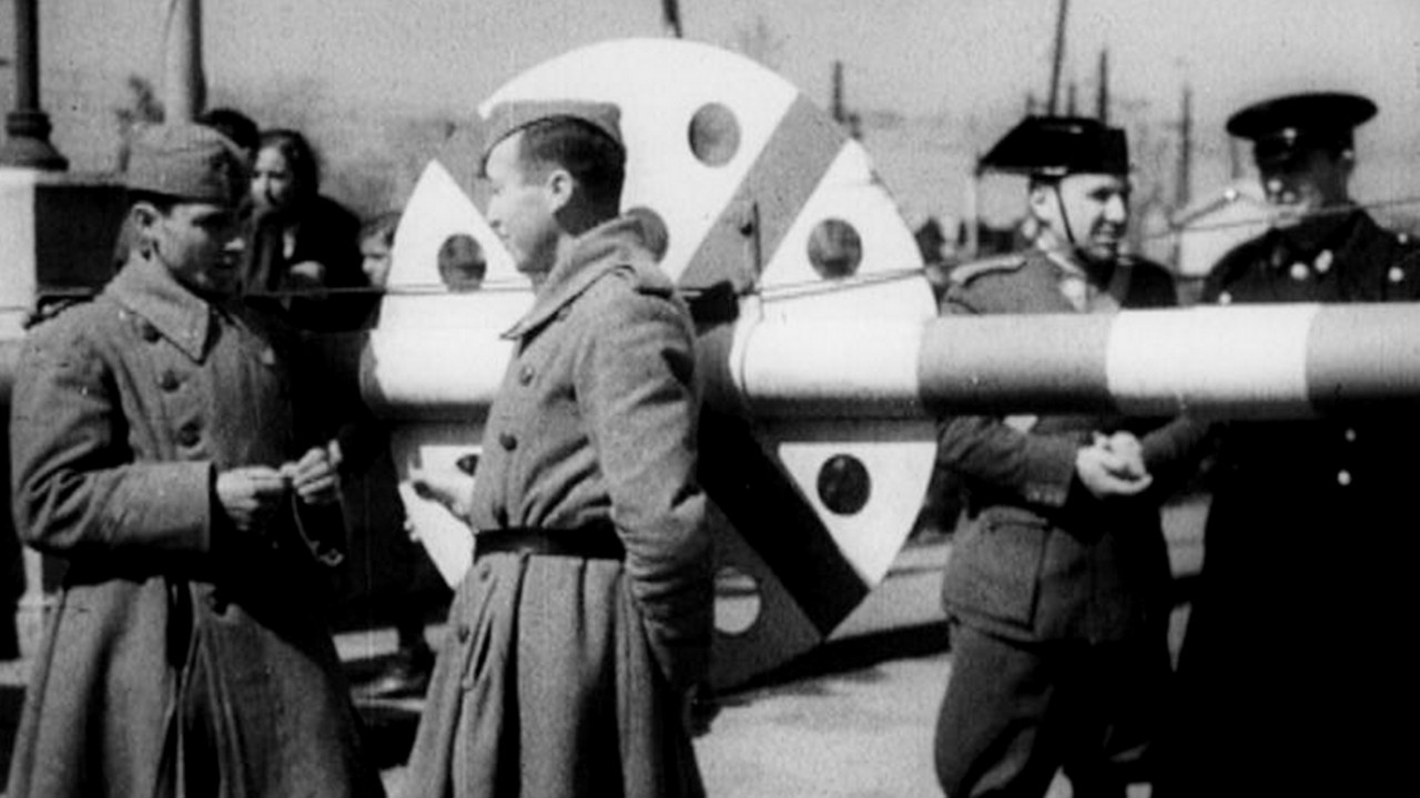 Esbastika bat bidasoan