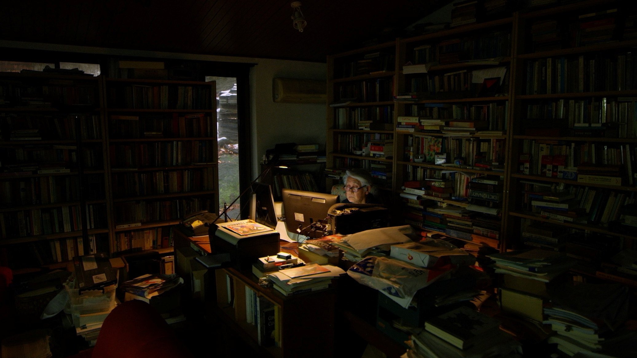 기이한 생각의 바다에서