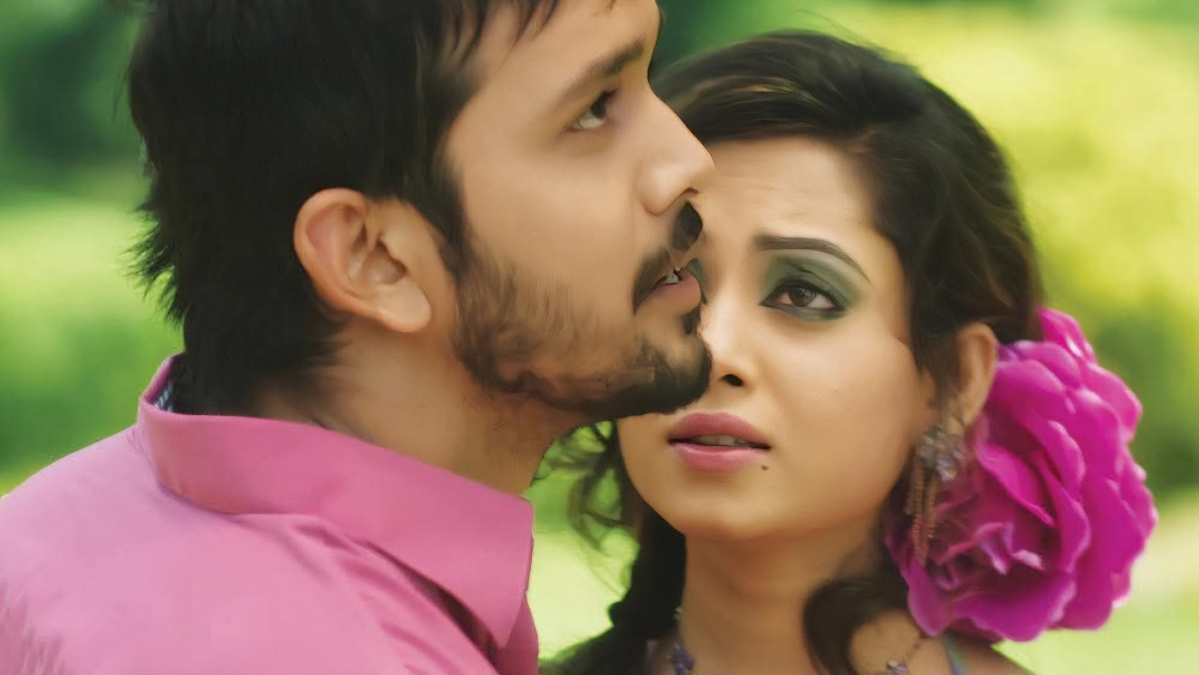 মন যে বোঝেনা