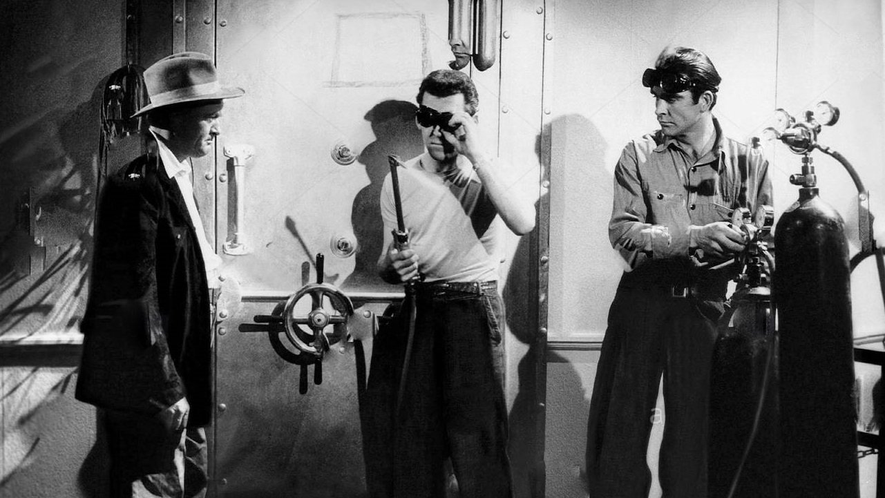 La grande porta grigia