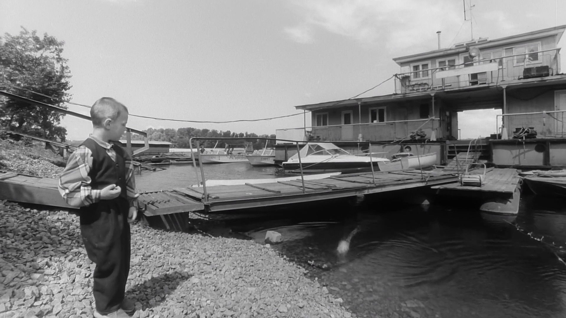 Даос оглядається