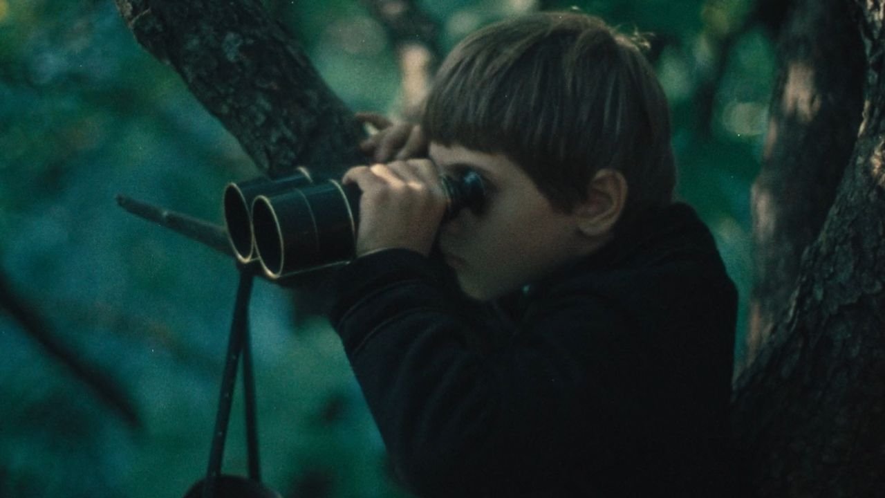 Среди серых камней