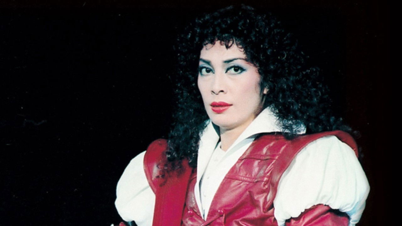 はばたけ黄金の翼よ