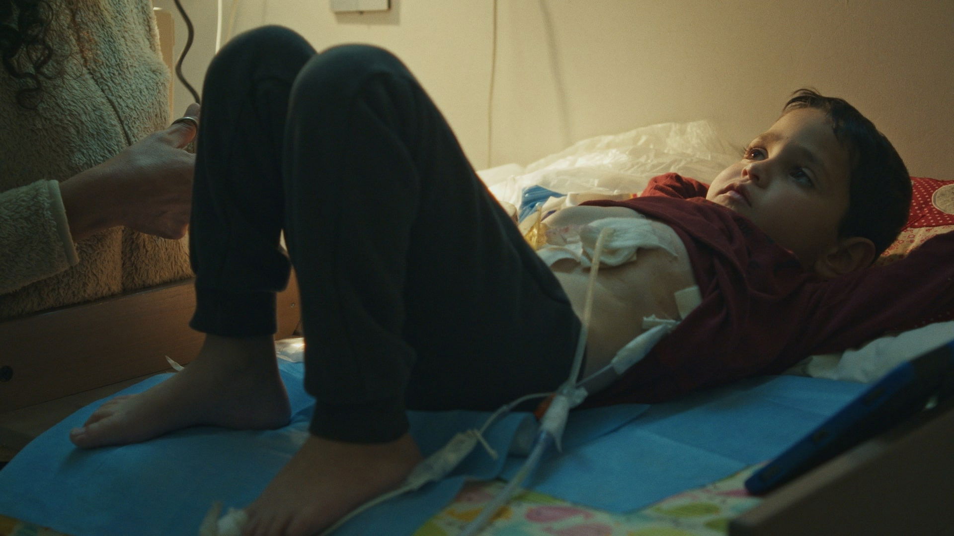 לצוריאל יש משהו בבטן