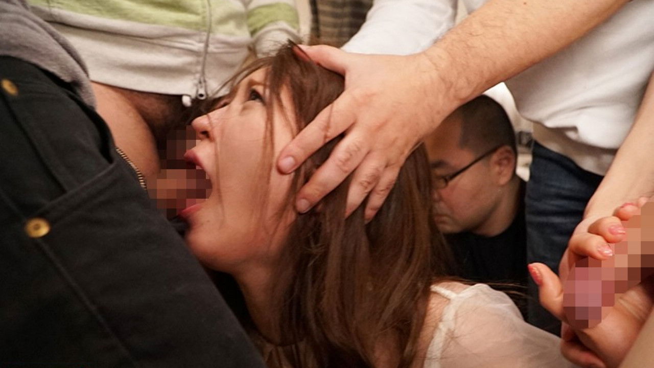 女子大生サイレントNTR輪姦 彼氏にバレたくなくて必死に声ガマンして15人に犯され続ける恥辱の痙攣アクメ